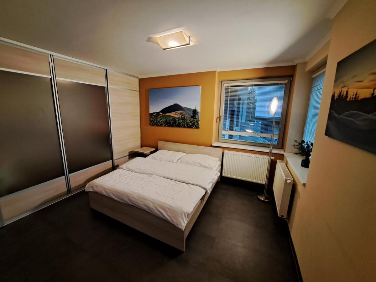 Resident Harrachov Family Apartment Buitenkant foto