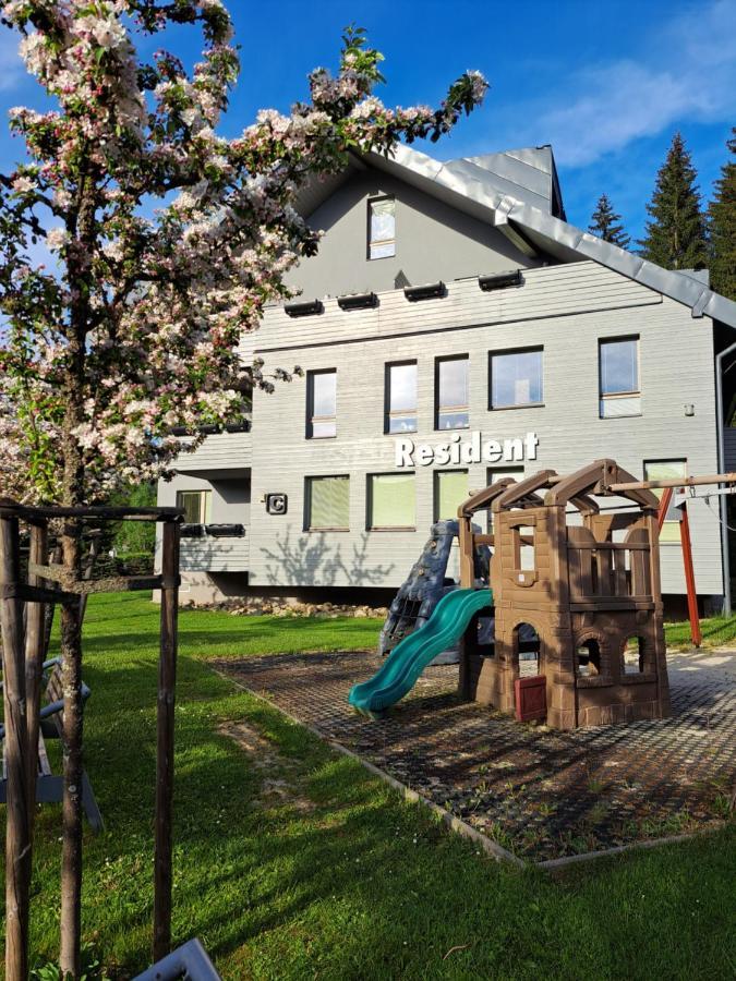 Resident Harrachov Family Apartment Buitenkant foto